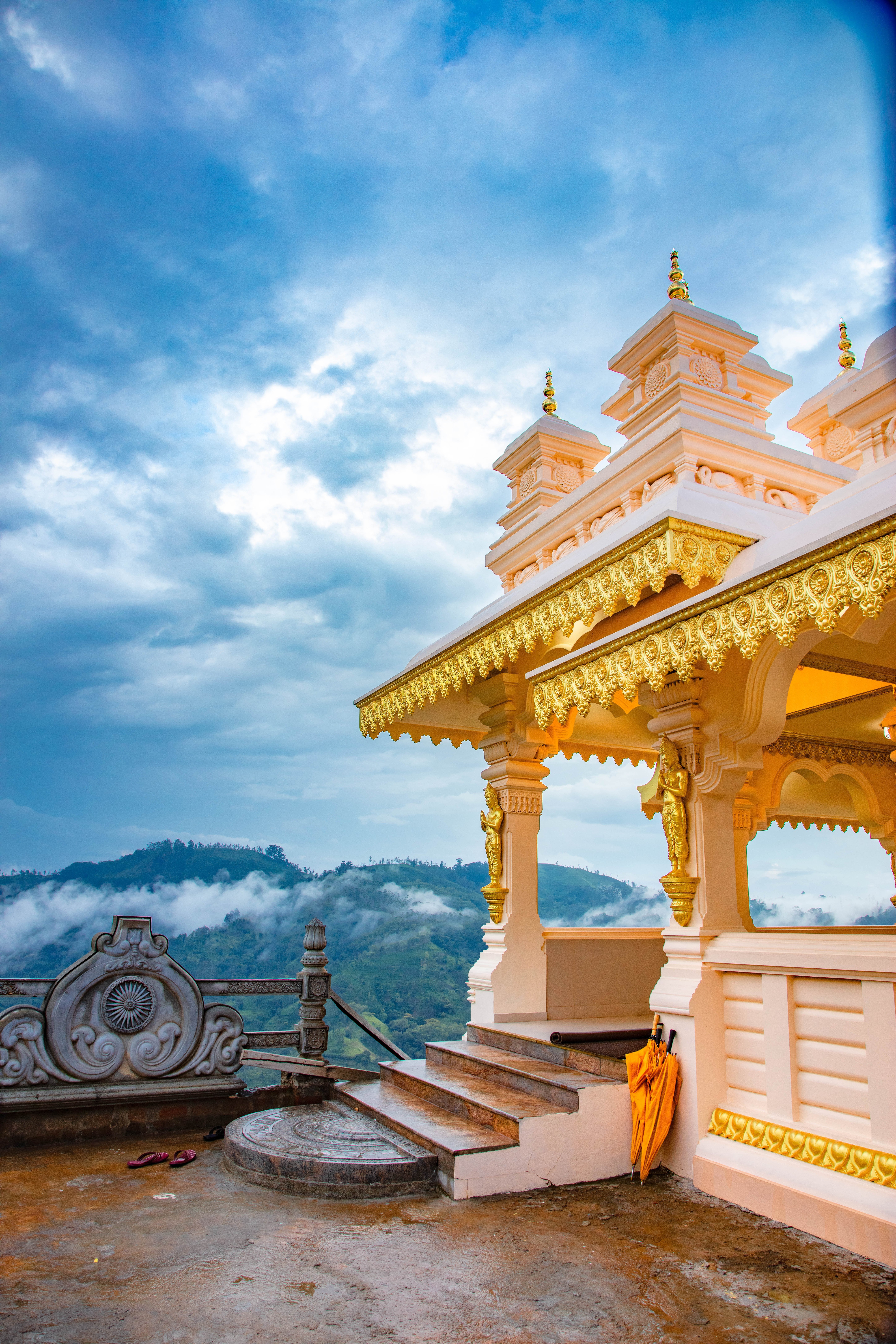 Buddhist sites in Sri Lanka